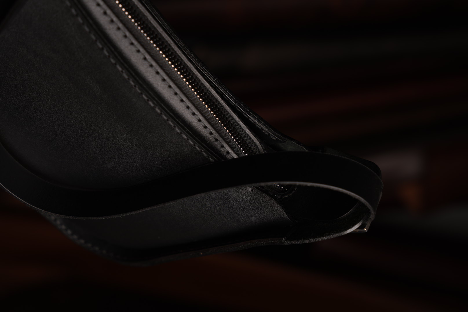 Alloro leather— Leather Collection project frame