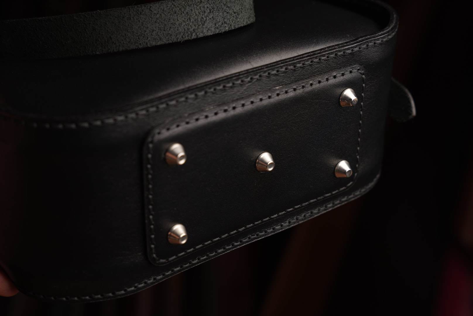 Alloro leather— Leather Collection project frame