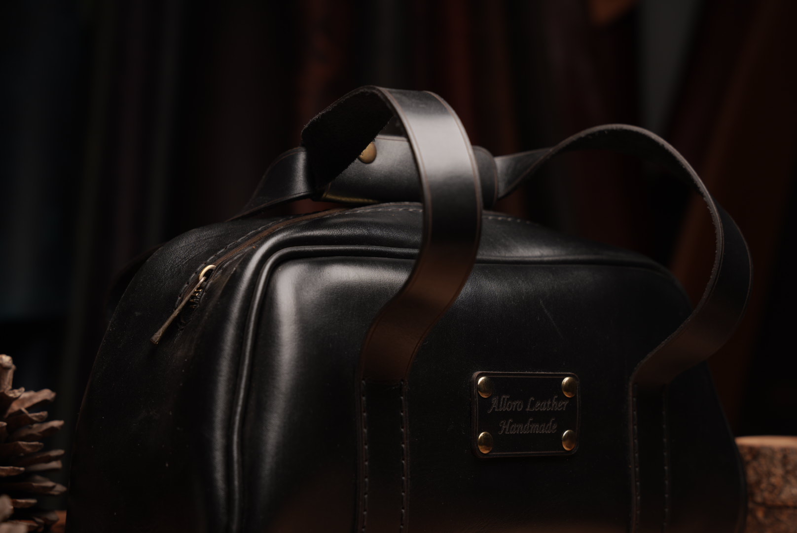 Alloro leather— Leather Collection project frame