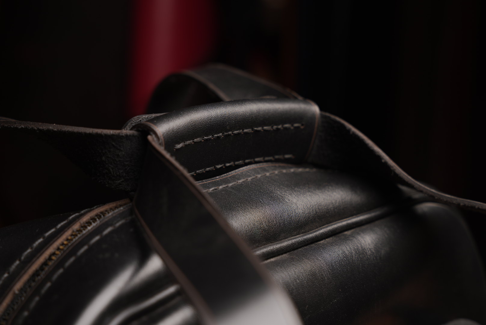Alloro leather— Leather Collection project frame
