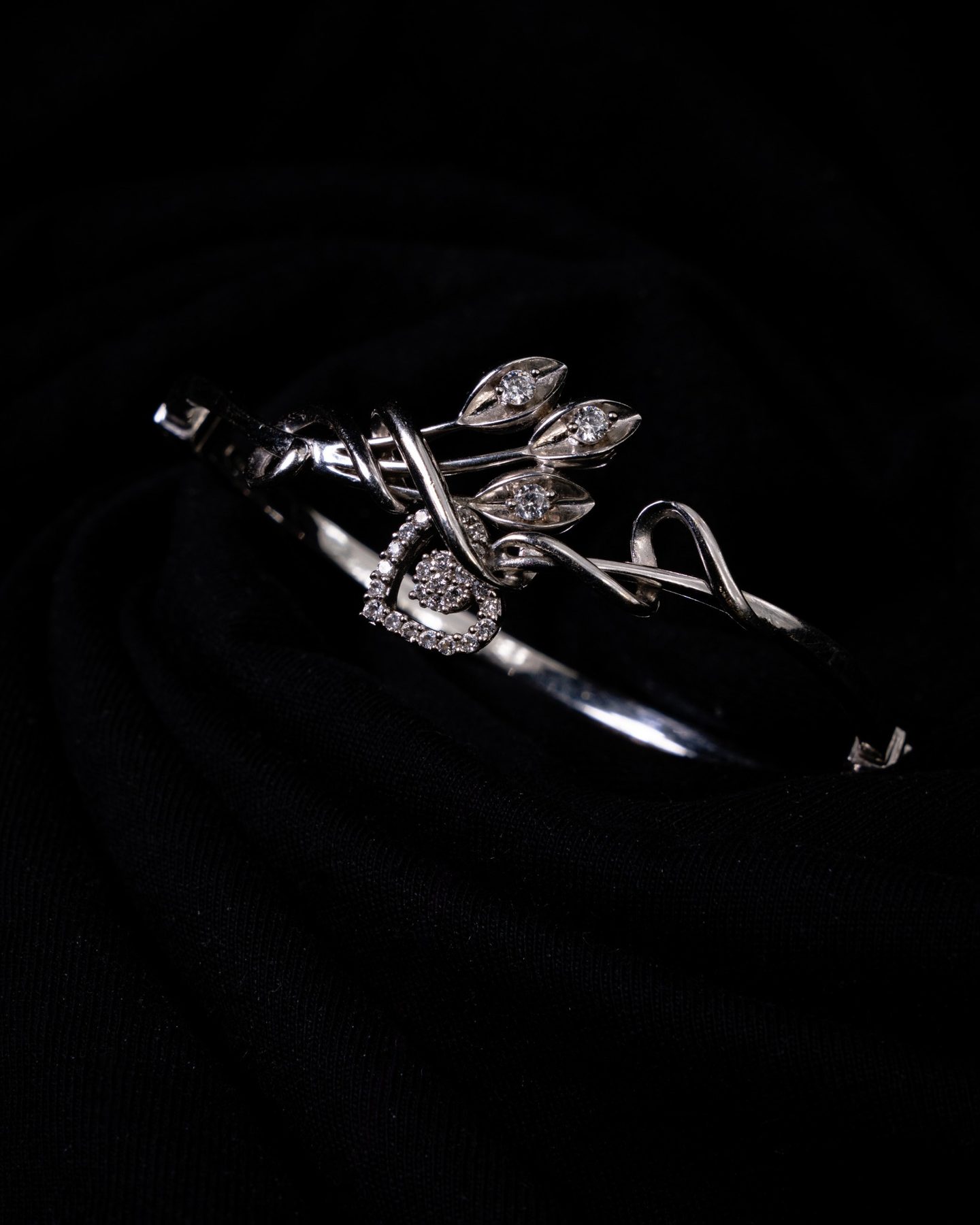Jewelry Photography: The Complete Guide for Premium Brands